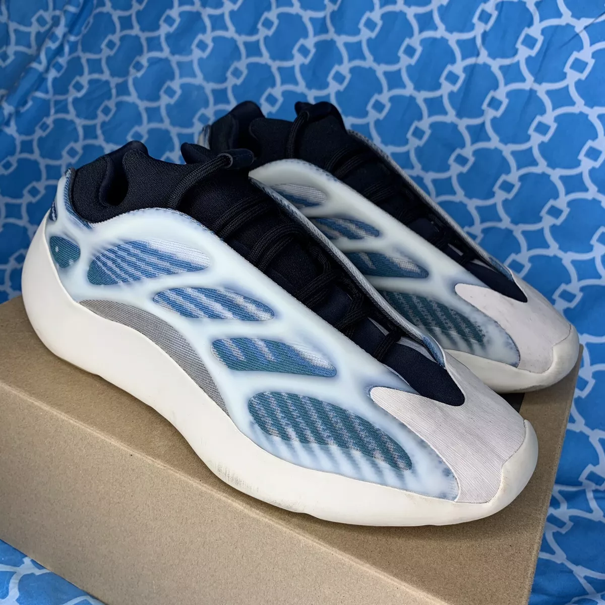 adidas Yeezy Boost 700 Off-White (Rare, New, Authentic, Womens) 8.5 / 40 2/3