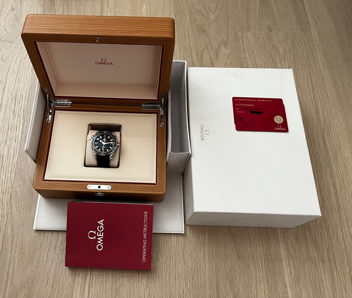 Omega Seamaster Planet Ocean 8500 45.5mm 232.32.46.21.01.005 Comes
