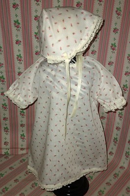 Decade Unknown Whi/Pink Rosebuds Cotton Print DOLL GOWN & BONNET (12 1/4 in L)