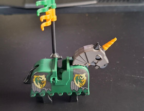 Lego Kingdoms Knights 7187 Green Dragon Barding Ruffled - Armored Horse