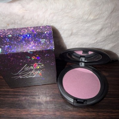 MAC Iridescent Pressed Powder (Justine Skye) 8 g/.28 oz Limited Edition