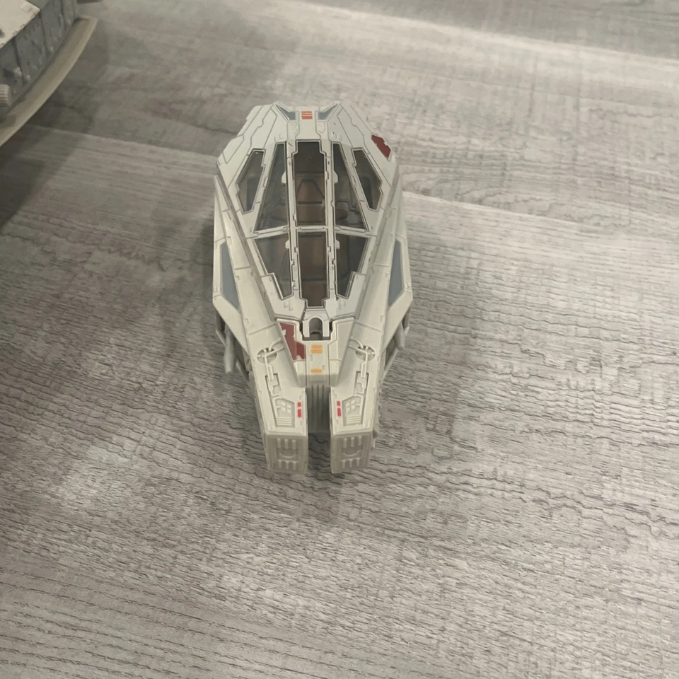 Star Wars The Vintage Collection Millennium Falcon 2012 Toys 'R Us Exclusive - Imagem 2 de 4