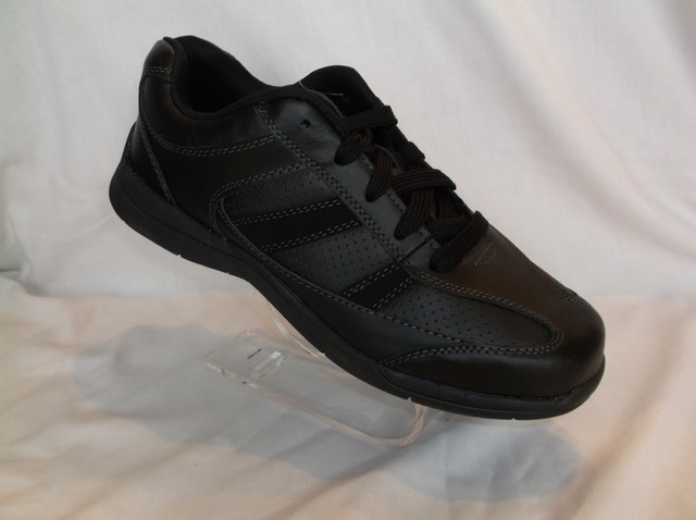 mens wide slip resistant shoes