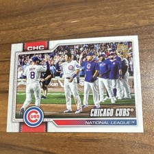 Topps Series One 2026 Golden Mirror Variation Chicago Cubs Team Card #320