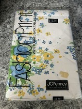 JCPenney Vinyl Flannel back Tablecloth-Foral 60x84 Oblong
