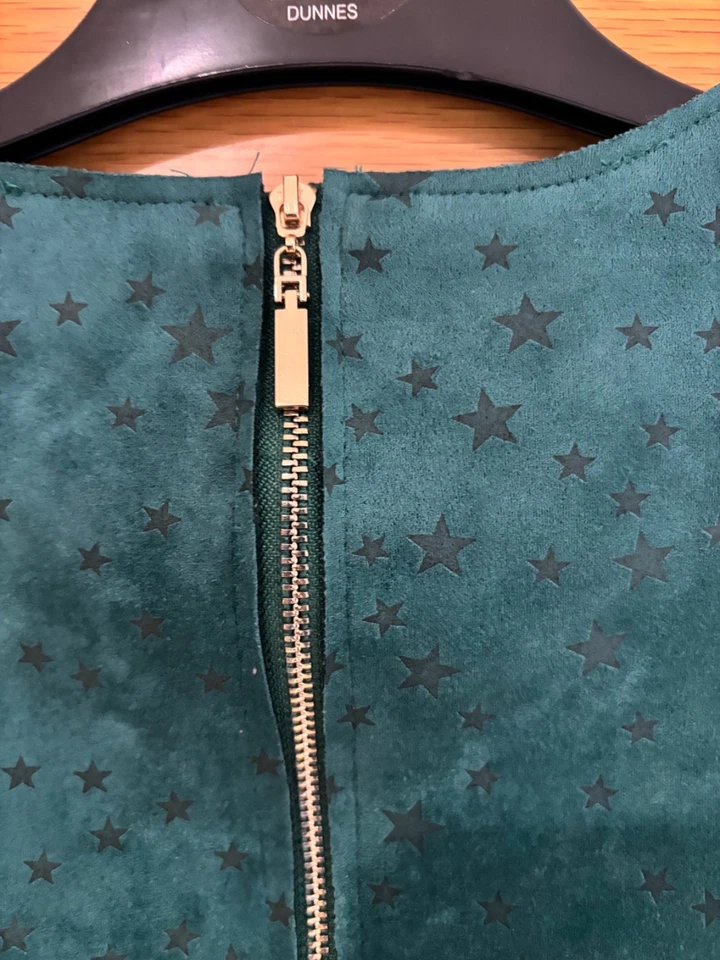 Green dress tiny black stars faux suede size small 8 to 10 - Image 3 of 4