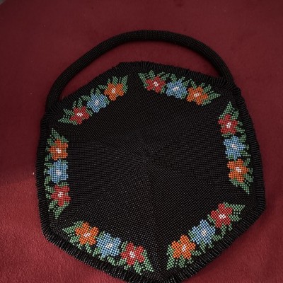 Vintage Beaded Purse. Hand Stitched Lining Zipper Closure. Pattern Both Sides 8 