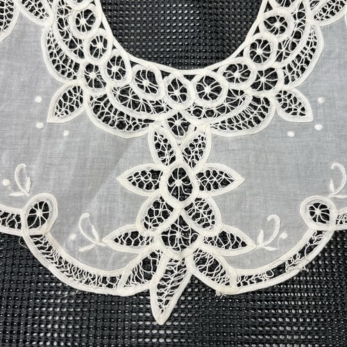 Cuello de encaje floral vintage patrón floral bordado marfil con cierre de botones - Imagen 7 de 11