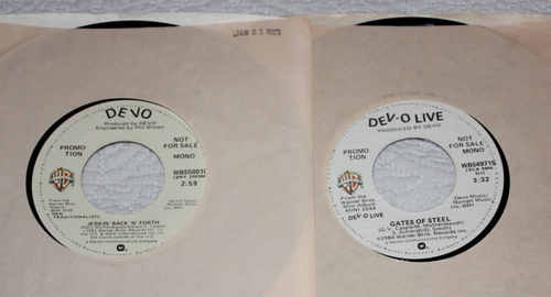 DEVO (2x 7" 45 Mono/Stereo Promo) Jerkin' Back 'n' Forth / Gates of Steel Live - Picture 2 of 2
