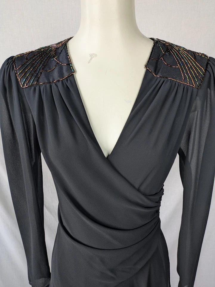 Vestido Casadei Vintage Años 80 Negro Dobladillo Alto Acanalado Cuentas Hombros Talla 6 Foto 3 de 4