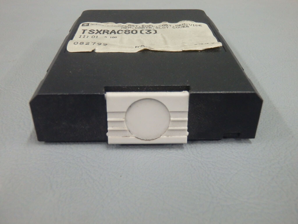 TSXRAC80  -   TELEMECANIQUE   Boîtier vide mémoire TSX RAM/RPM  RECONDITIONNÉ