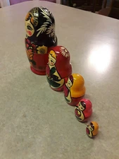 Colorful Set of 5 Nesting Dolls 5 Pieces
