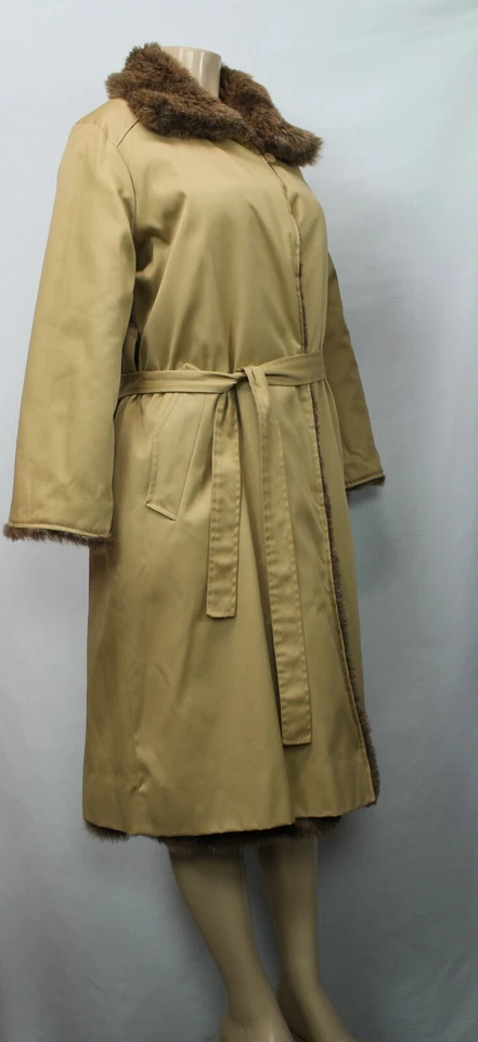 T. T. Mallo by Max Adler Women's Reversible Winter Coat Faux Fur Tan Size 8 - Image 3 of 4