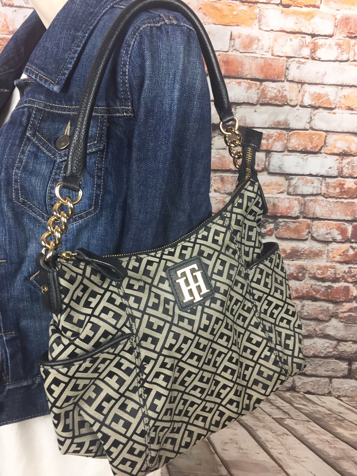 tommy hilfiger tote bag price