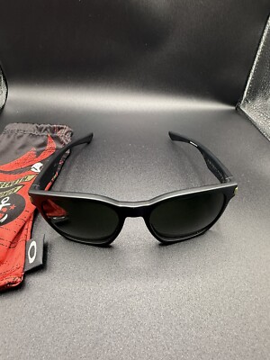 Oakley Ryan Sheckler Garage Rock Matte Black Dark Grey Lenses