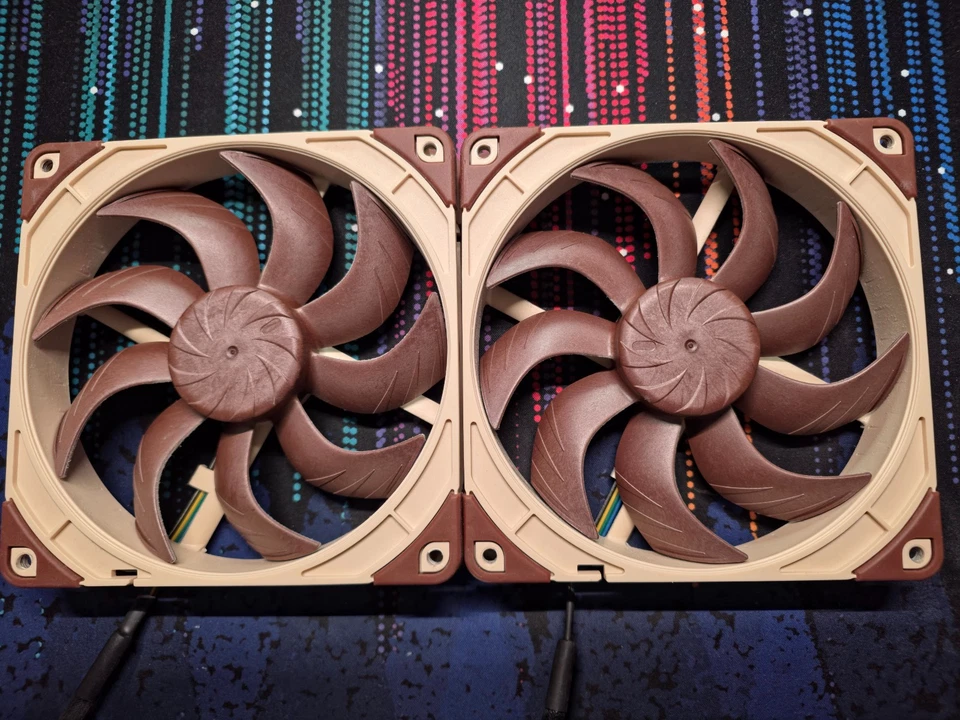 Ventilador de PC Noctua NF-A14x25 G2 LS-PWM, 140 mm, 4 pines, baja velocidad, 800 rpm - 2 ventiladores Foto 2 de 3