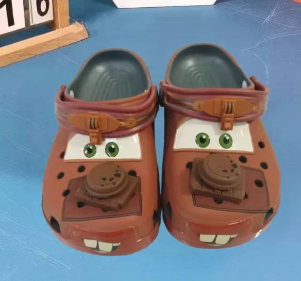 Disney Pixar Cars Tow Mater Crocs Marrón Zuecos Sandalias Niños Unisex Foto 4 de 4