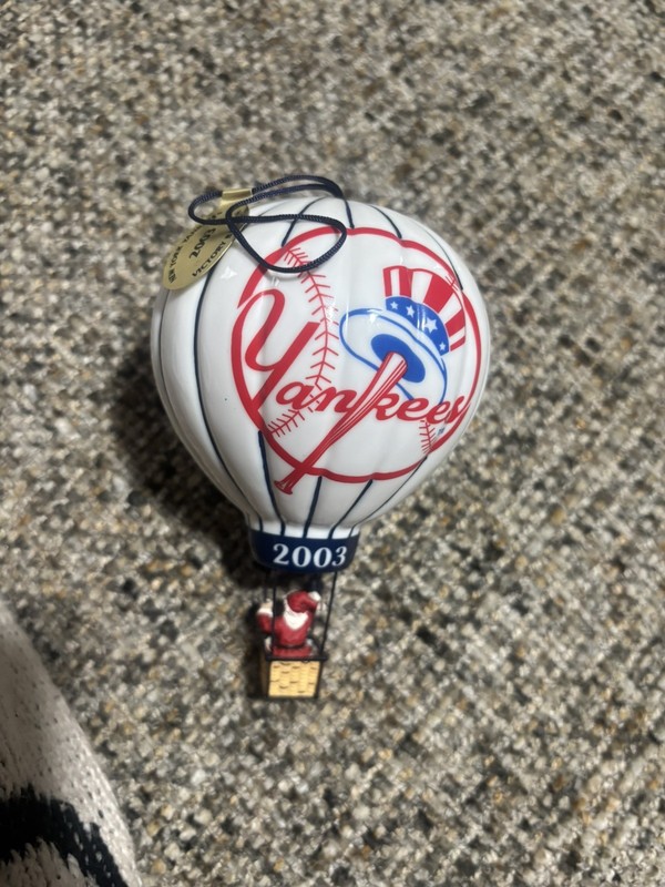  2003 Danbury Mint New York Yankees Hot Air Balloon Ornament