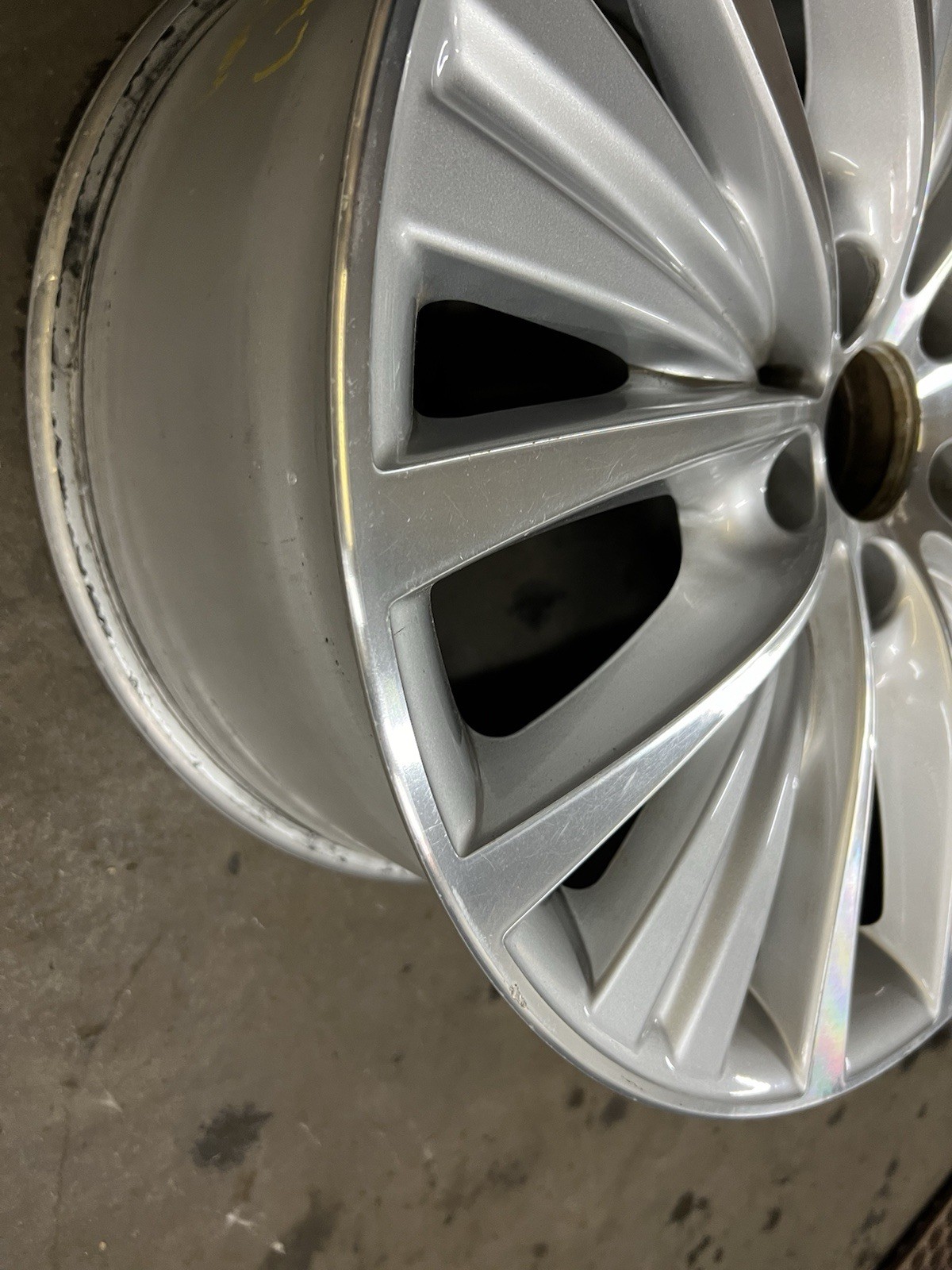 #86047 14-17 BMW X5 OE USED WHEEL 19X9 MACHINED SILVER 36116853954