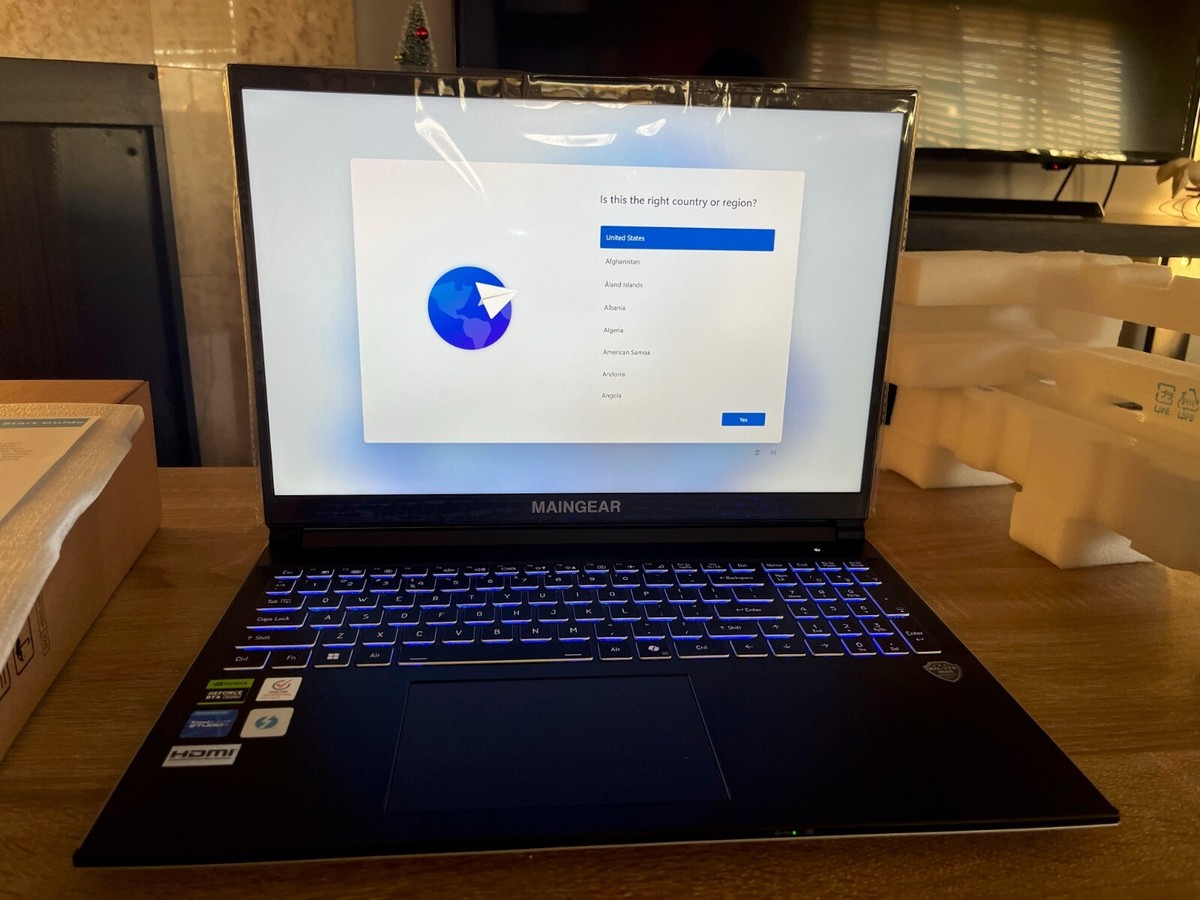 Maingear ML-16 Gaming Laptop