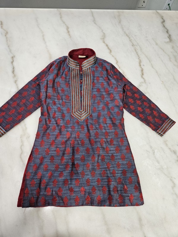 Small Maroon Kurta Red Indian Embroidered Tunic, Chirayu, Size 6 