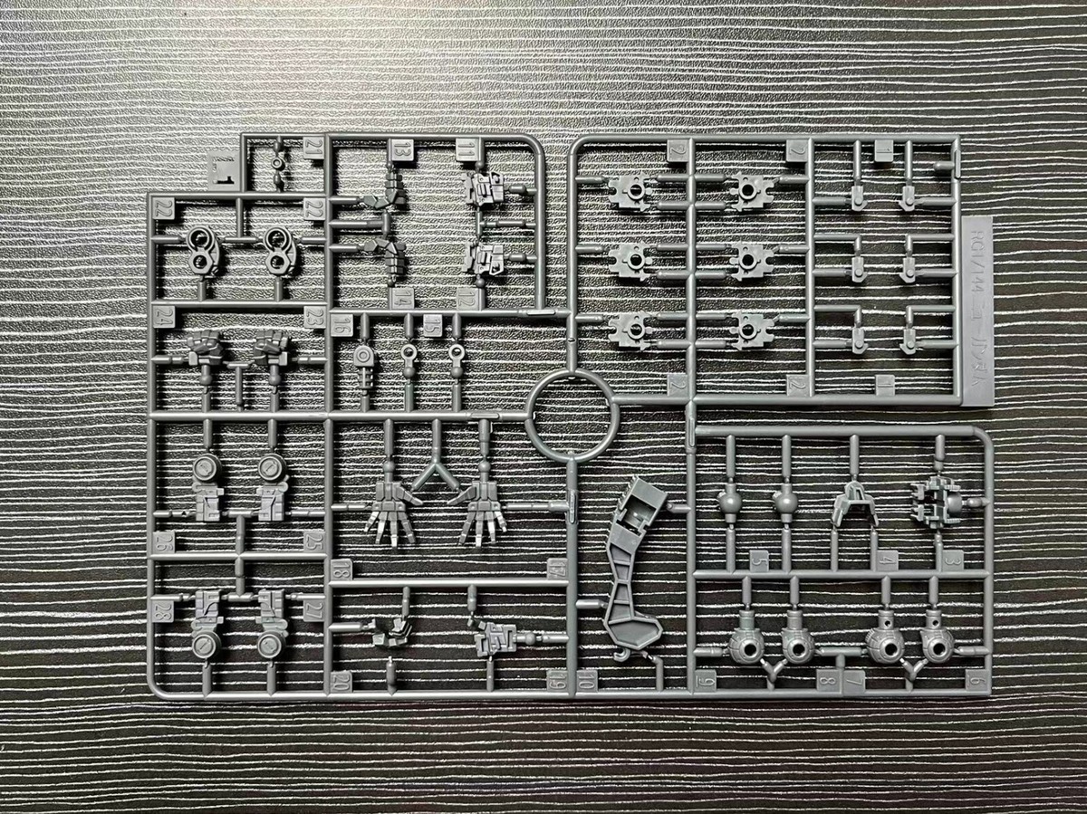 Bandai RG Char's Counterattack RX-93 ν Nu Gundam L1 Runner