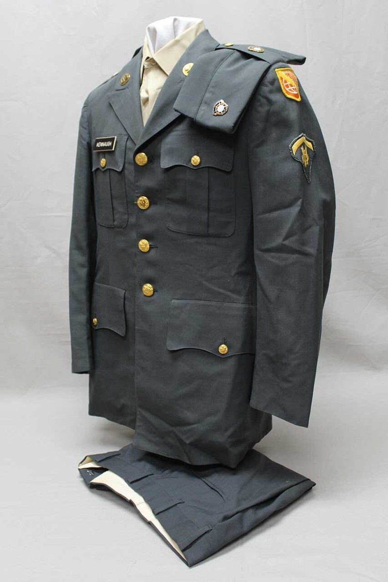 US Army Dress Greens Group 1967 36R . UA396