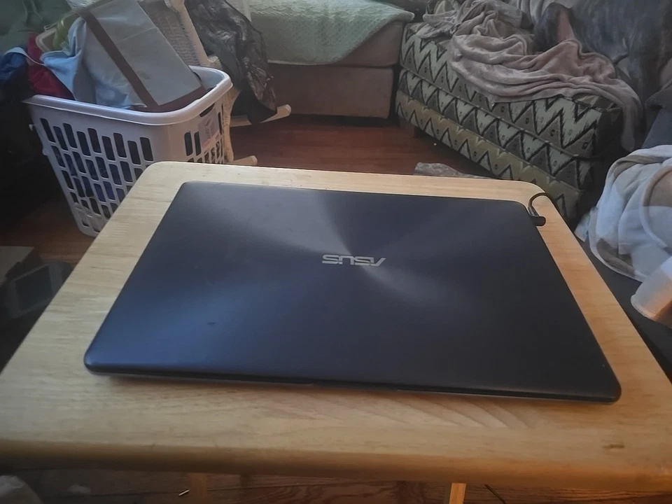 Portátil ASUS 14 Foto 4 de 4