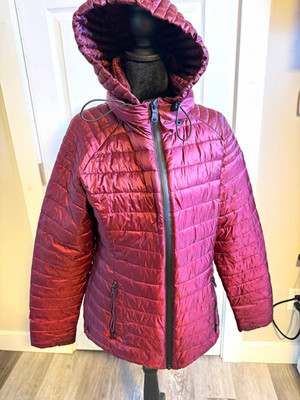 Pajar Aurora Women s Large Burgundy Packable Hooded Quilted Puffer Jacket