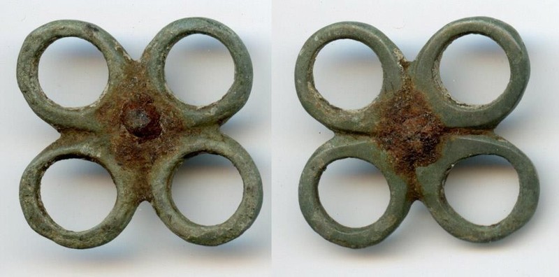 (P20) Russi?n Far East, Bronze amulet. 30 mm