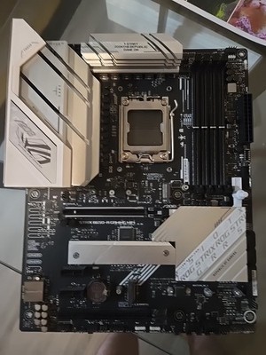 ASUS ROG STRIX B650-A Gaming WiFi AM5 USB3.2