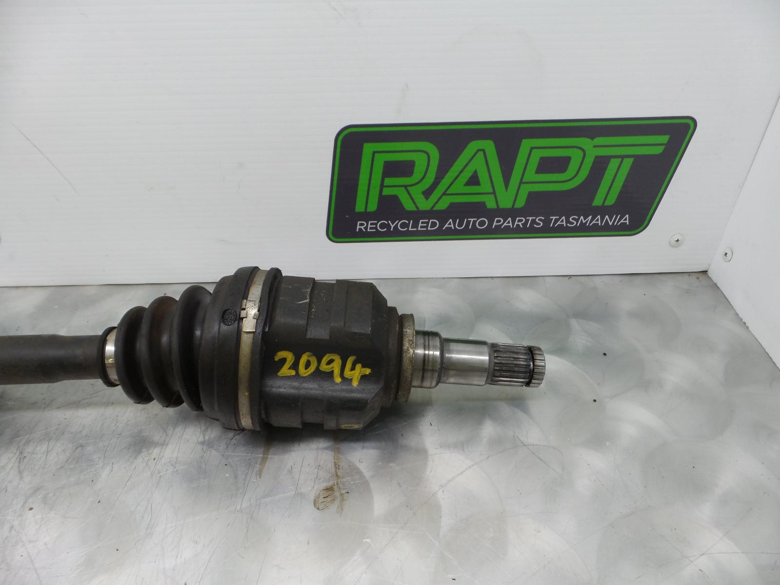 2005 Toyota Corolla RIGHT DRIVESHAFT ZZE122 (JAPAN-VIN JTD) MANUAL NON ABS12/01-06/07 image 2