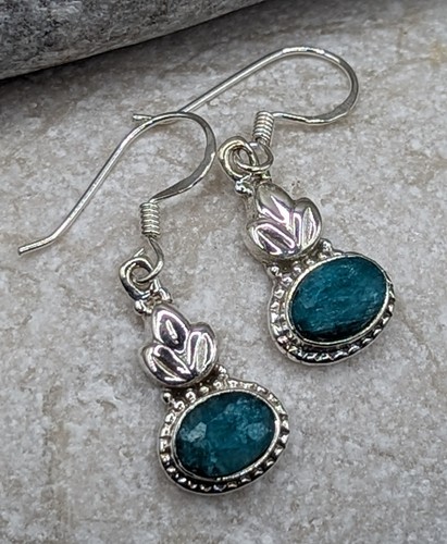 New 925 Sterling Silver Indian Emerald Bezel Set Dainty Drop Earrings - Picture 3 of 5
