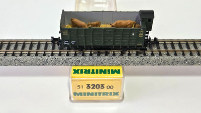 65515 K. Bay. COW CATTLE CAR. ERA I MINITRIX 51 3203 00 (H688)