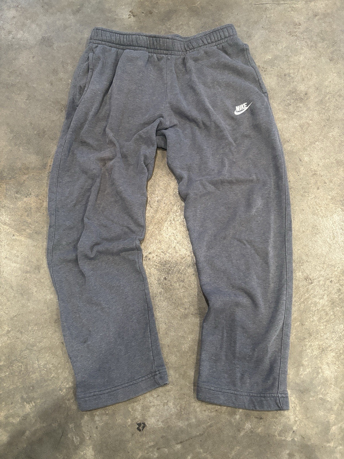Nike Men's Gray Straight Pants Elastic Waist Drawstring Activewear Size M