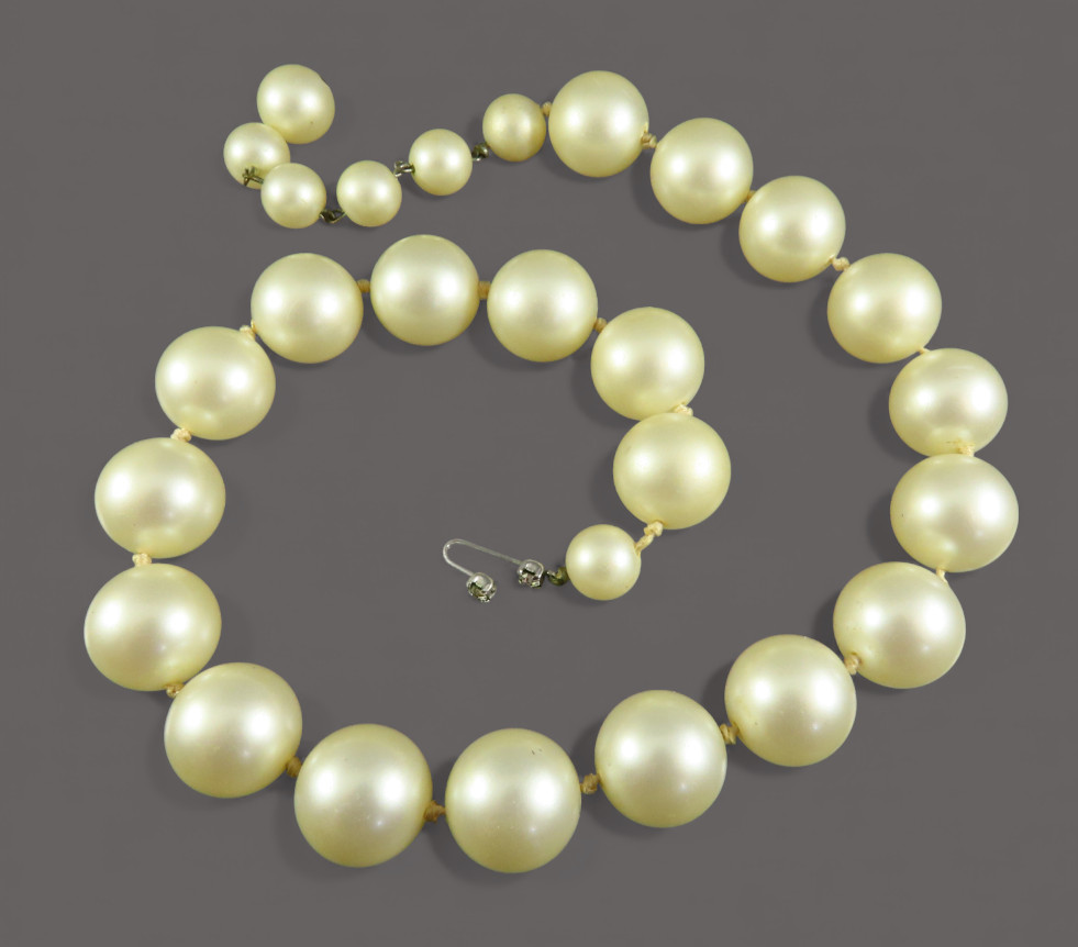 VTG MARVELLA BEADED NECKLACE Large Cream Faux Pearls CHUNKY CHOKER Hand Knotted