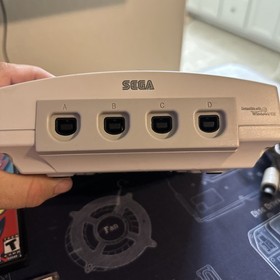 SEGA Dreamcast HKT-3020 Model 1 Games Bundle , 2 Controllers and Memory Card