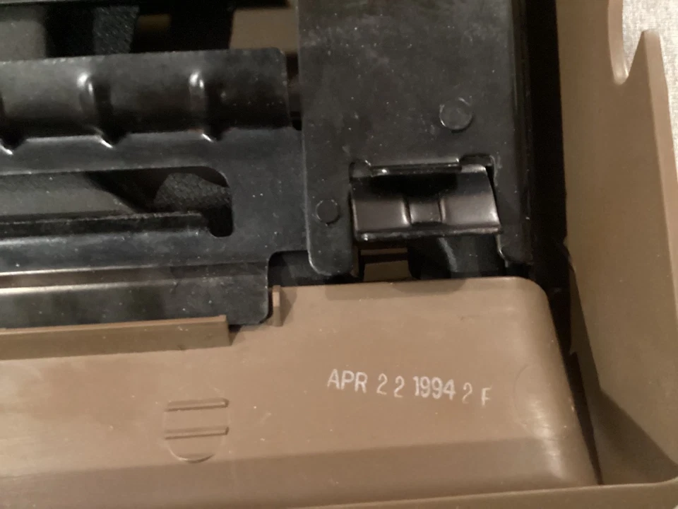 Chevrolet GMC C/K 1500 1988-1994 marrón claro extraíble tablero portavasos OEM Foto 3 de 4