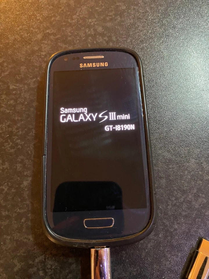 Samsung Galaxy S3 III Pebble Blue 16gb, photo 3 of 3