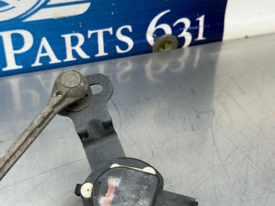 Sensor de nivel de altura de suspensión delantera izquierda Lexus GS450H 2009 8K2412 - 126 k Foto 3 de 4