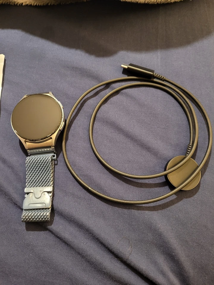 Reloj Galaxy 7 40 mm para mujer con cargador y cinco correas. Rosa Neón Verde Oscuro Foto 4 de 4