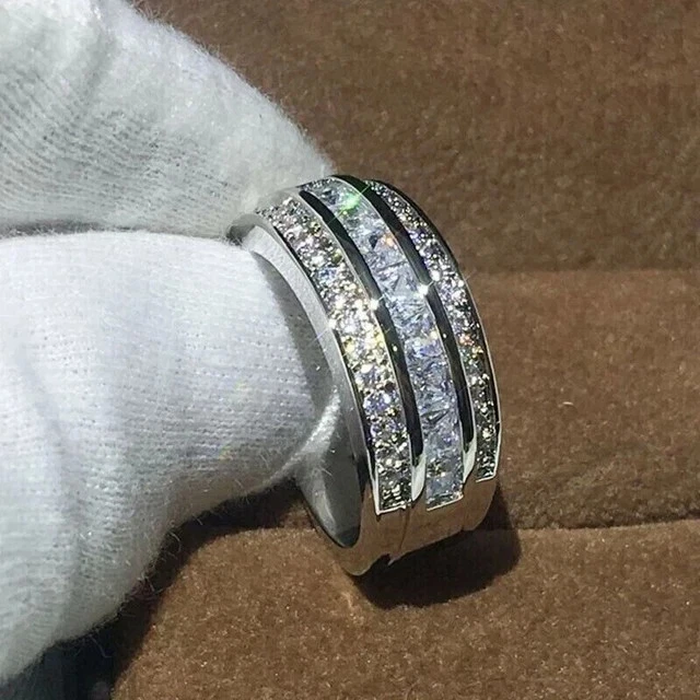 Anillo de boda para hombre enchapado en oro blanco de 14 quilates corte redondo diamante creado en laboratorio Foto 3 de 3