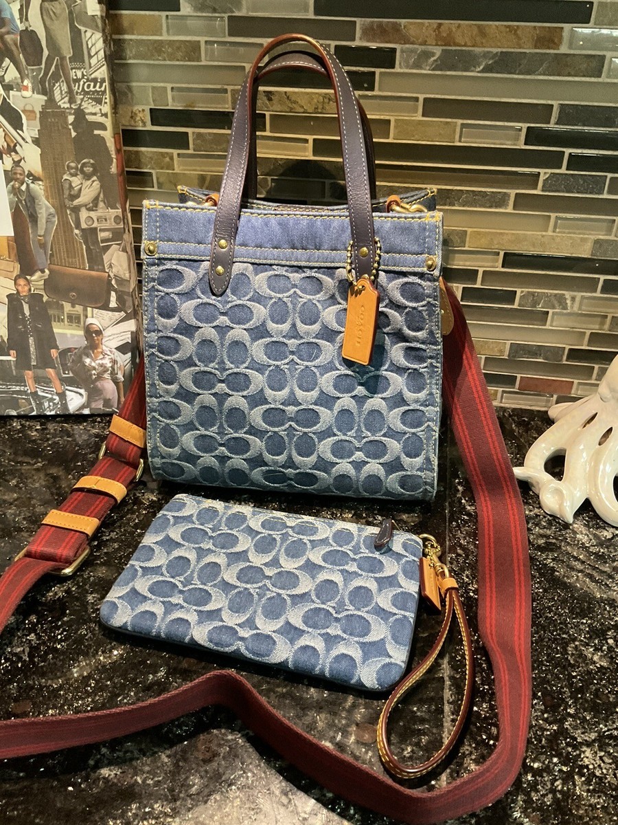 バッグ archive COACH denim tote bag Signature Coach CA580 Denim Signature Field Tote 22 & Wristlet | eBay