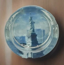 Collector Statue Of Liberty Heavy Glass Ashtray 3.5 In