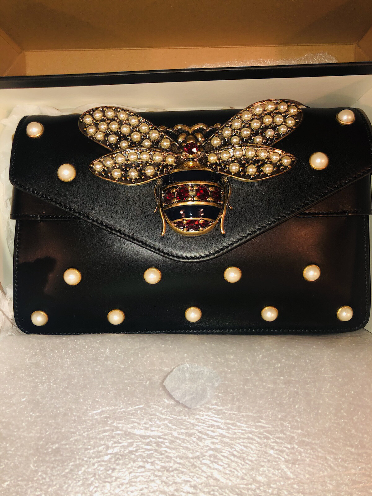 gucci broadway pearly bee shoulder bag