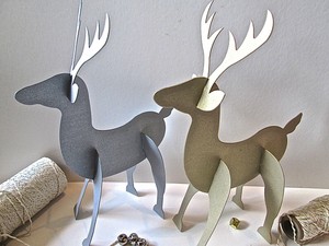 3d 5 10 Recycled Gold Silver Reindeer Place Settings Table