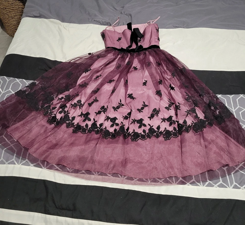 Betsey Johnson Y2K Evening Dress - Image 2 of 4