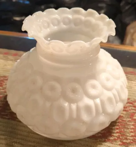 Vintage LE Smith Moon & Stars Milk Glass Lamp Shade Excellent 6.75” Fitter
