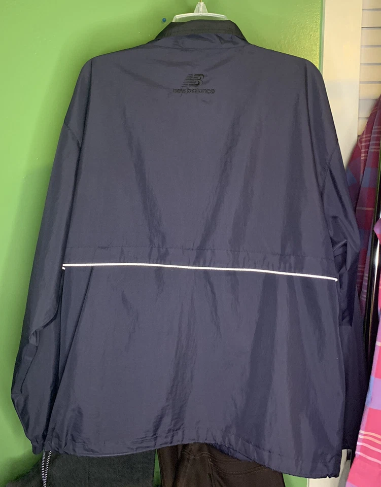 New Balance Vintage Lightweight Windbreaker Men’s Size Large - Image 2 of 4