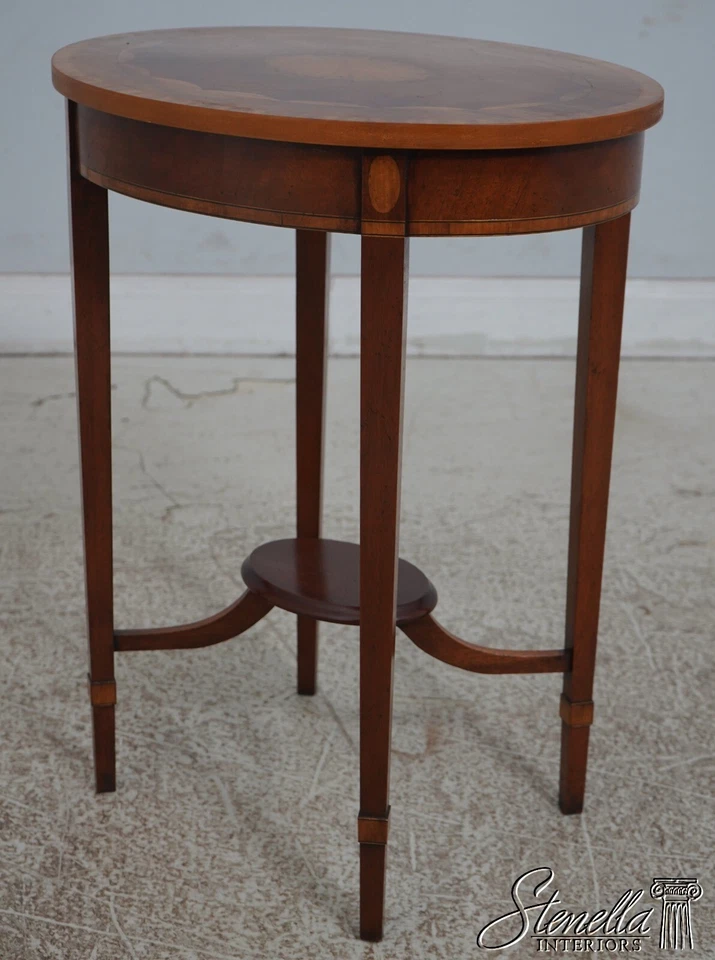 L67990: английский инкрустированный овальный столик для случайных ламп из красного дерева - Изображение 2 из 4